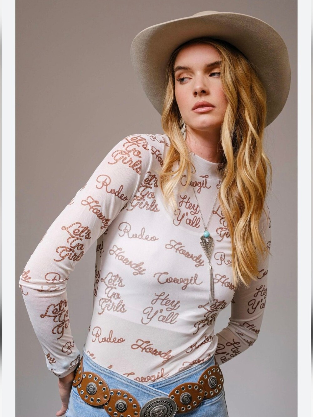 Western Mockneck Sheer Cream Graphic Long-Sleeve Top Rodeo Howdy Script Large